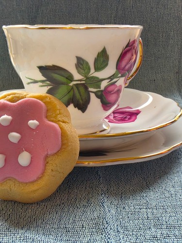 Bone china tea set 20 - -, pieces